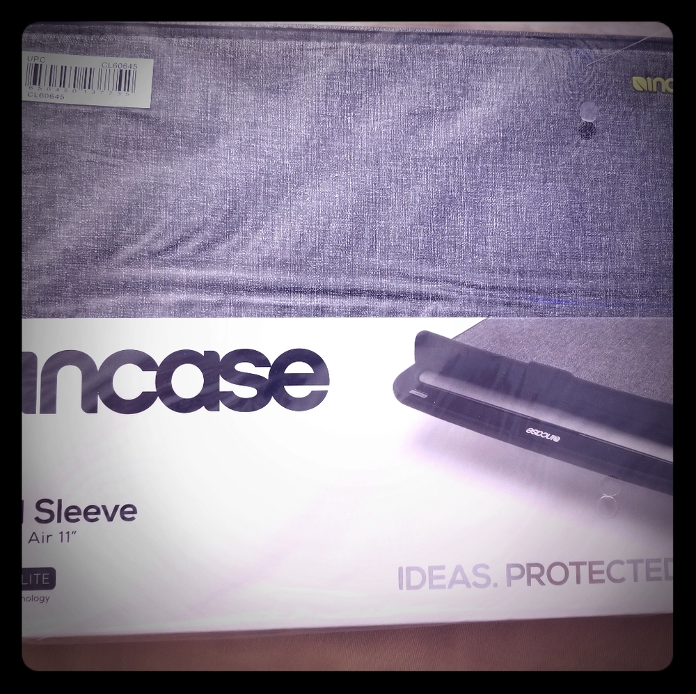Incase MacBook Air 11